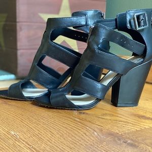 Vince Comuto Black strappy heels w/ zip and buckle